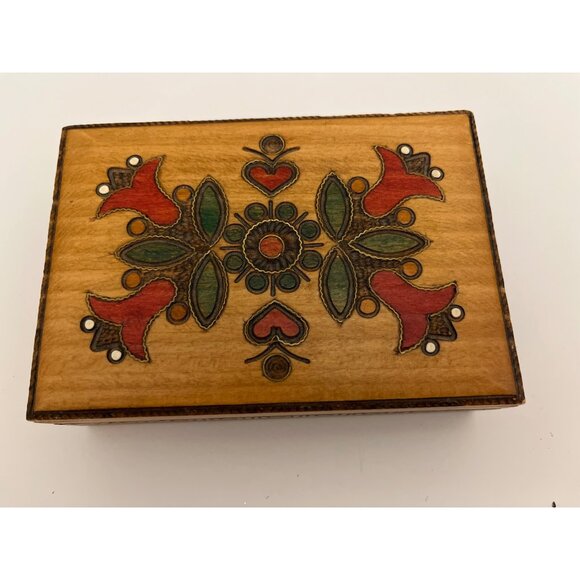 Polish Folk Art Hinged Wood Burned Trinket Box Red Green Flowers Vintage - Picture 2 of 7